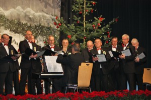 "Feliz Navidad"... we wish you a Merry Christmas! - Die Sänger des Königshovener Quartettverein unter der musikalischen Leitung von Sergio Ruetsch.