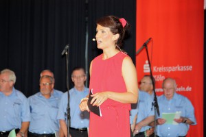 Kati Ulrich führte als Moderatorin charmant durch das Programm.