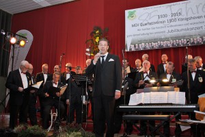 Norbert Conrads bereicherte das Konzertprogramm zum Jubiläum des Königshovener Quartettvereins.