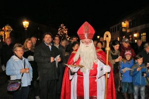 Der Weihnachtszauber war schnell bei den Besuchern angekommen und selbst der Nikolaus war Gast dieses Events.
