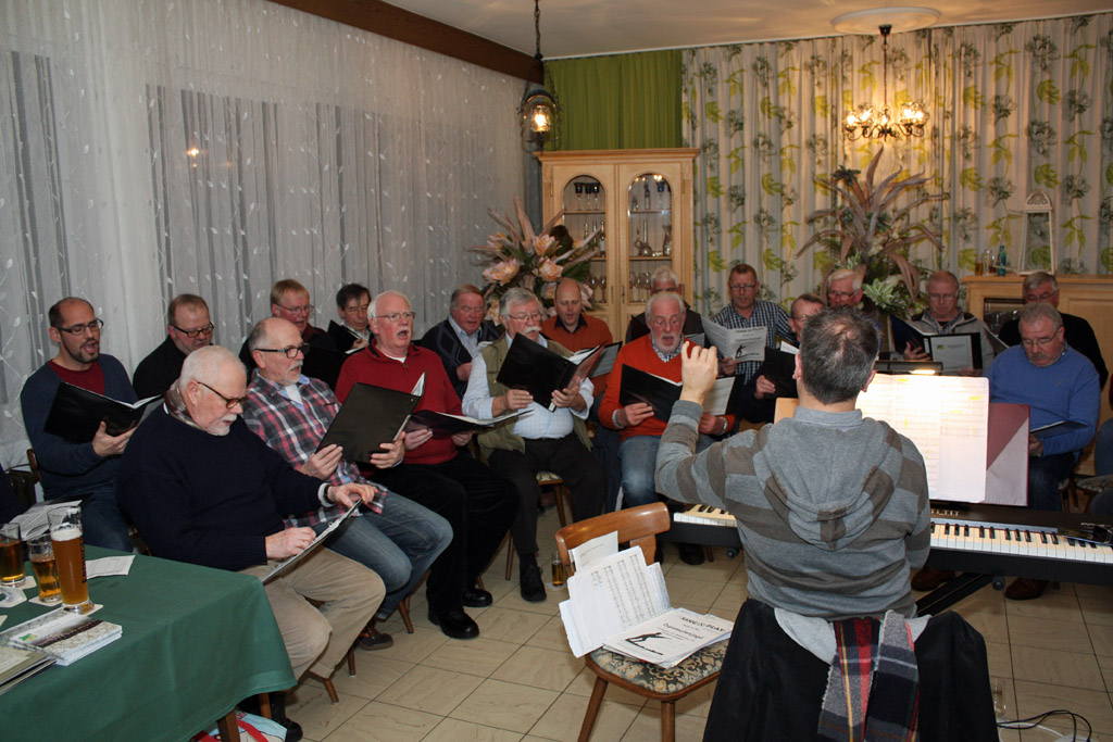 Die Sänger des Königshovener Quartettverein gastierten bei ihrer 2. öffentlichen Chorprobe im Kirdorfer Hof und hatten viel Spaß dabei. [Fotos: Bastian Schlößer]